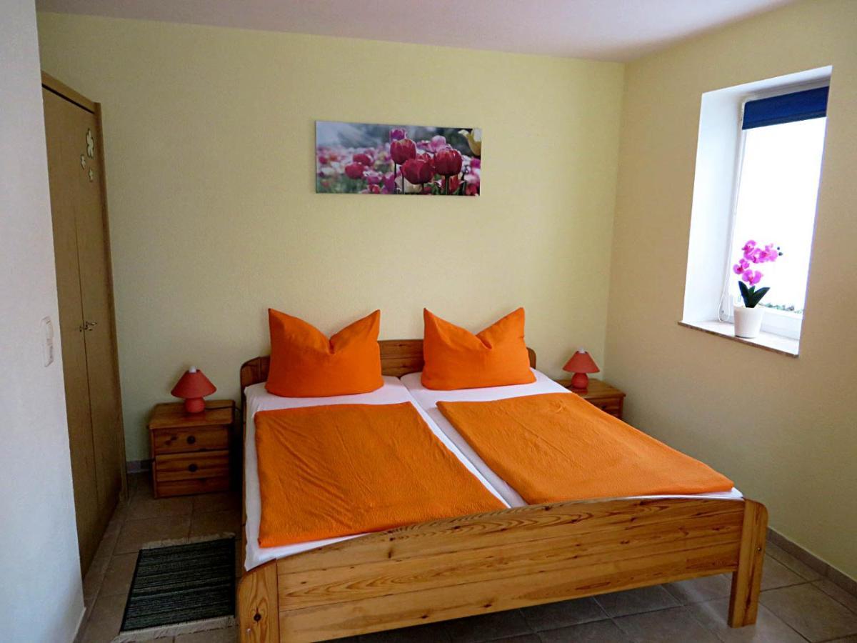 Ferienwohnungen "Marie" Mit Terrassen, Inclusive Park- Und Stellplaetze Am Haus, Mueritz-Strand Nur 700M, Altstadt 10Min, Ruhige Lage, Waren  Dış mekan fotoğraf