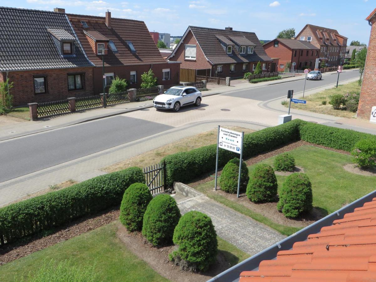 Ferienwohnungen "Marie" Mit Terrassen, Inclusive Park- Und Stellplaetze Am Haus, Mueritz-Strand Nur 700M, Altstadt 10Min, Ruhige Lage, Waren  Dış mekan fotoğraf