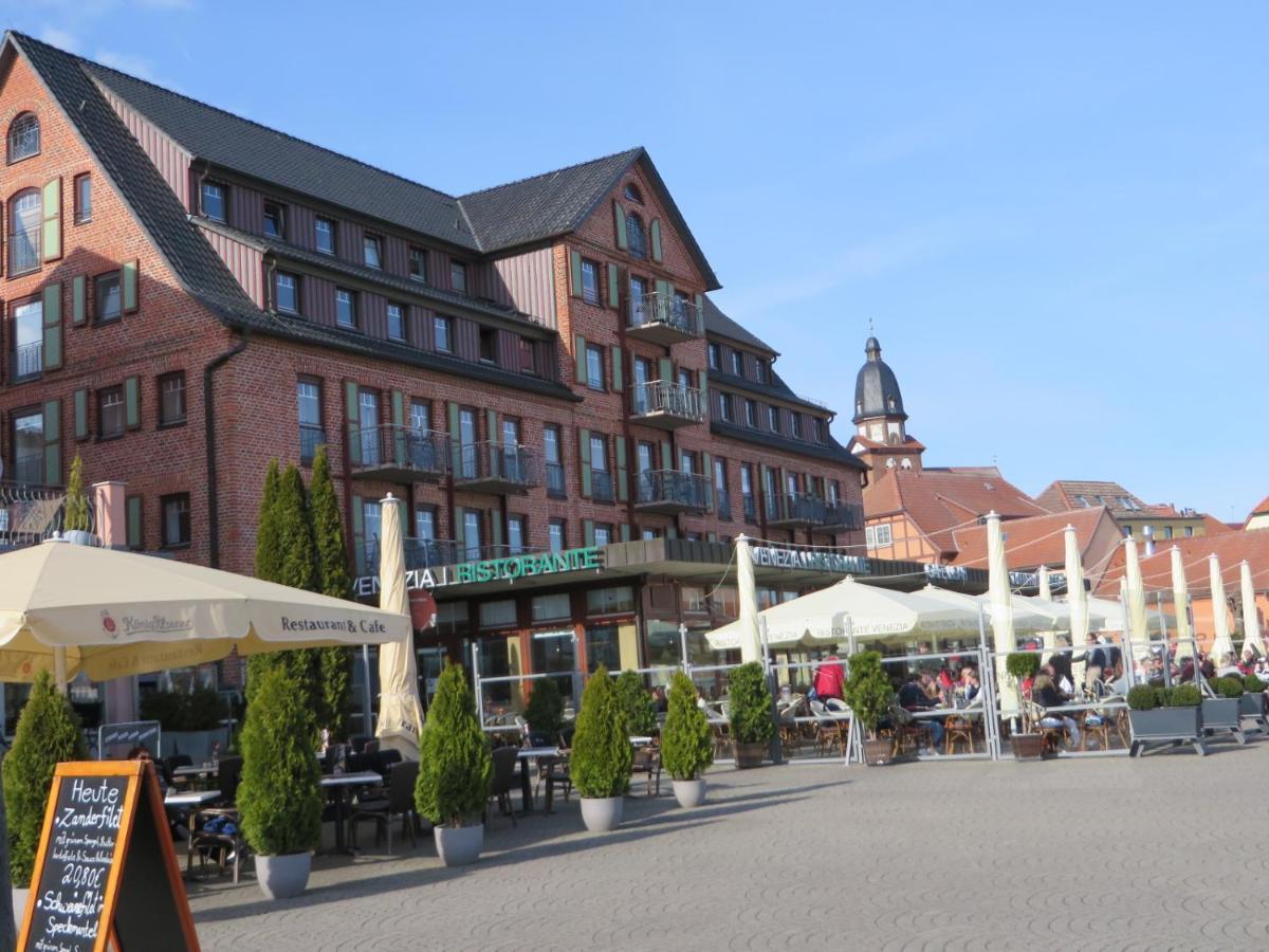 Ferienwohnungen "Marie" Mit Terrassen, Inclusive Park- Und Stellplaetze Am Haus, Mueritz-Strand Nur 700M, Altstadt 10Min, Ruhige Lage, Waren  Dış mekan fotoğraf
